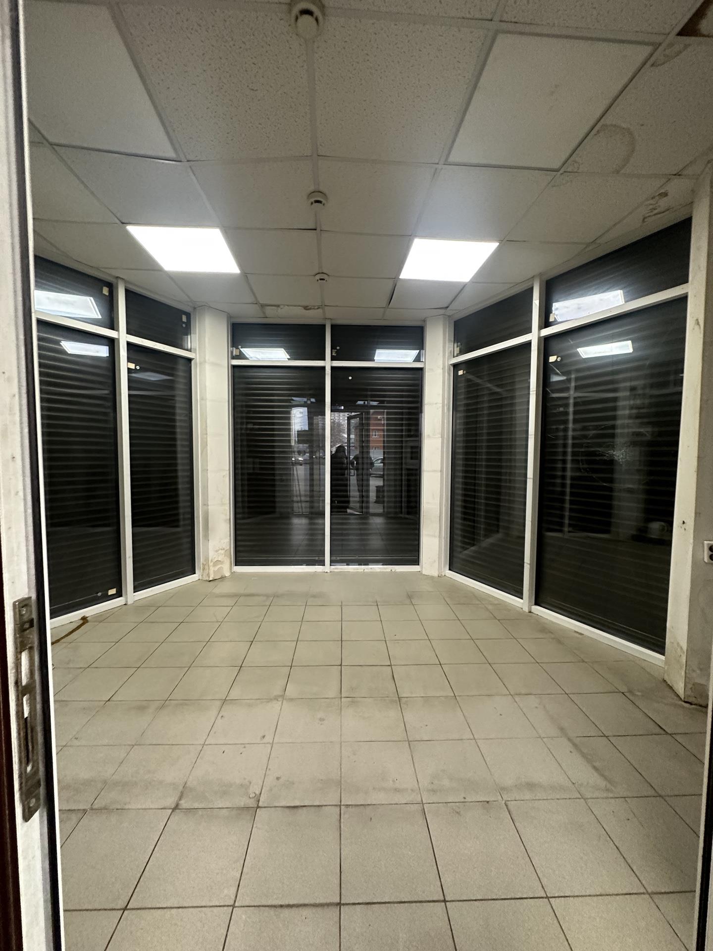 Фото №14: Коммерция 13 м² - Краснодар, Карасунский внутригородской округ, Центральный внутригородской округ, мкр. Черёмушки, ул. Селезнёва, 136