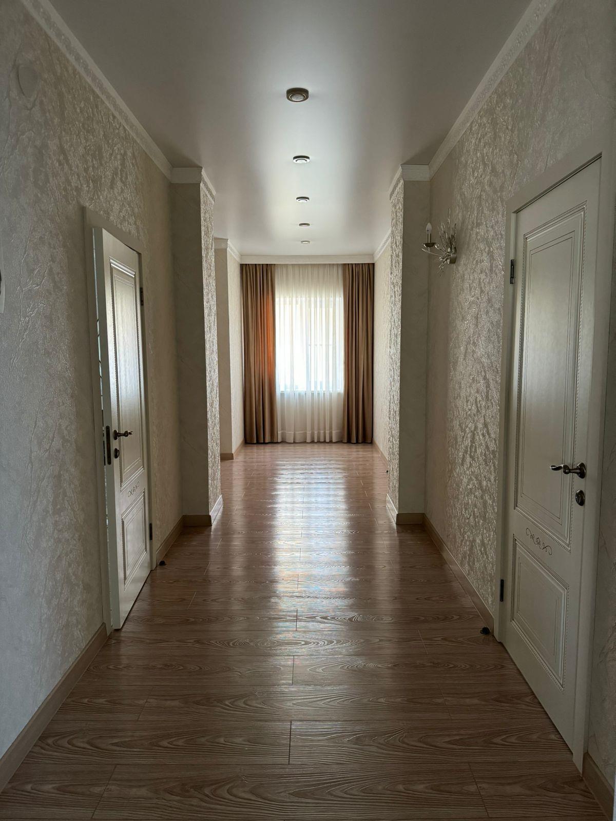 Фото №6: Дом 1268 м² + 5.42 сот. - Витязево, пр-кт Южный