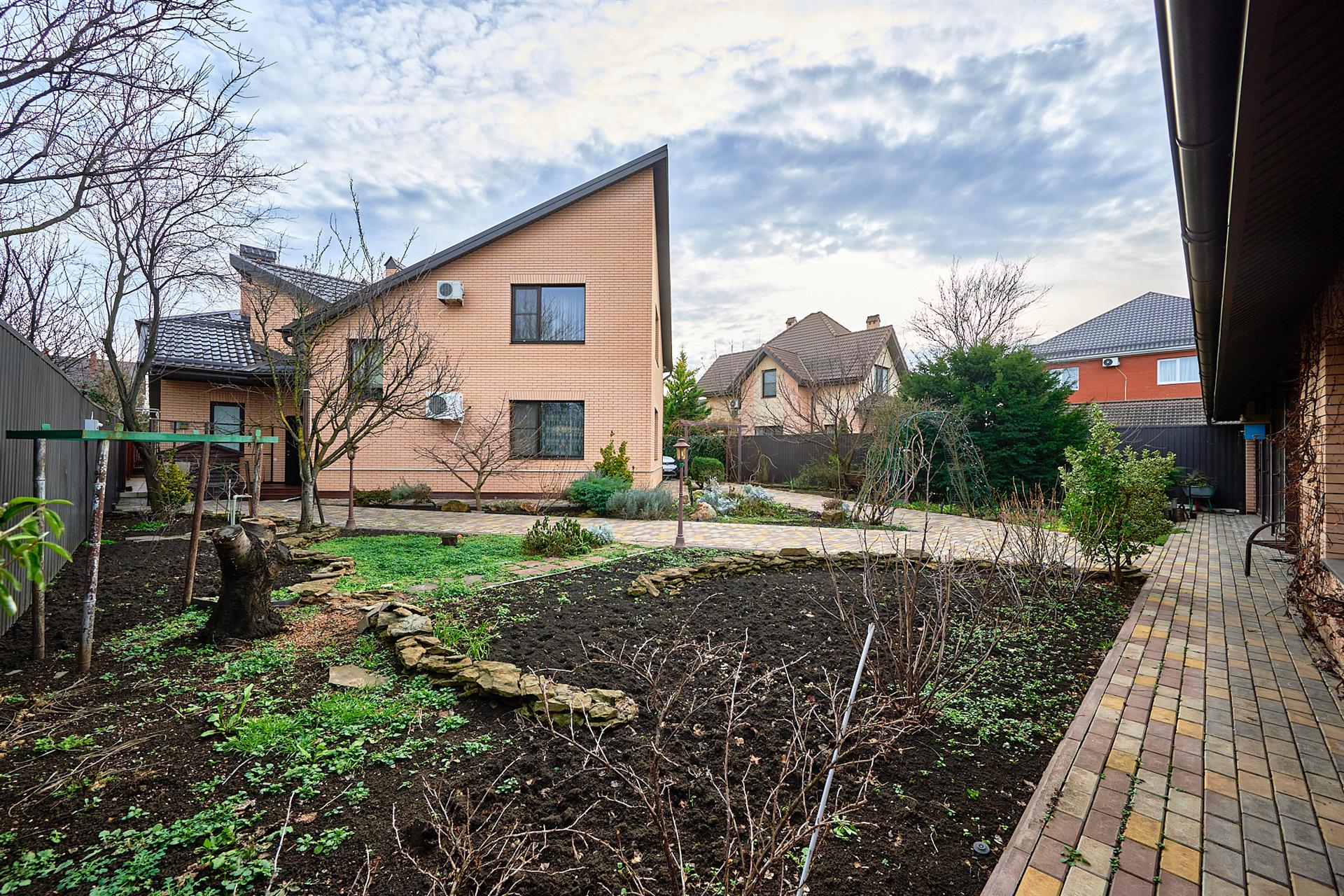 Фото №4: Дом 340 м² + 8 сот. - Краснодар, Прикубанский внутригородской округ, мкр. Новый, пер. Обский, 3