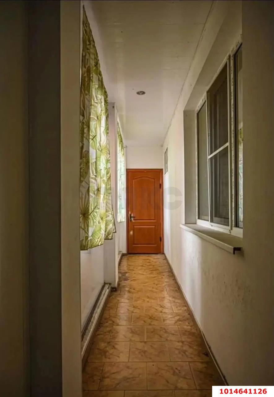 Фото №5: Дом <span class="whitespace-nowrap">241 м²</span> <span class="whitespace-nowrap">+ 3 сот.</span>, <span class="whitespace-nowrap">3 эт.</span> - Краснодар, Карасунский внутригородской округ, ж/м Пашковский, ул. Фадеева, 198/1