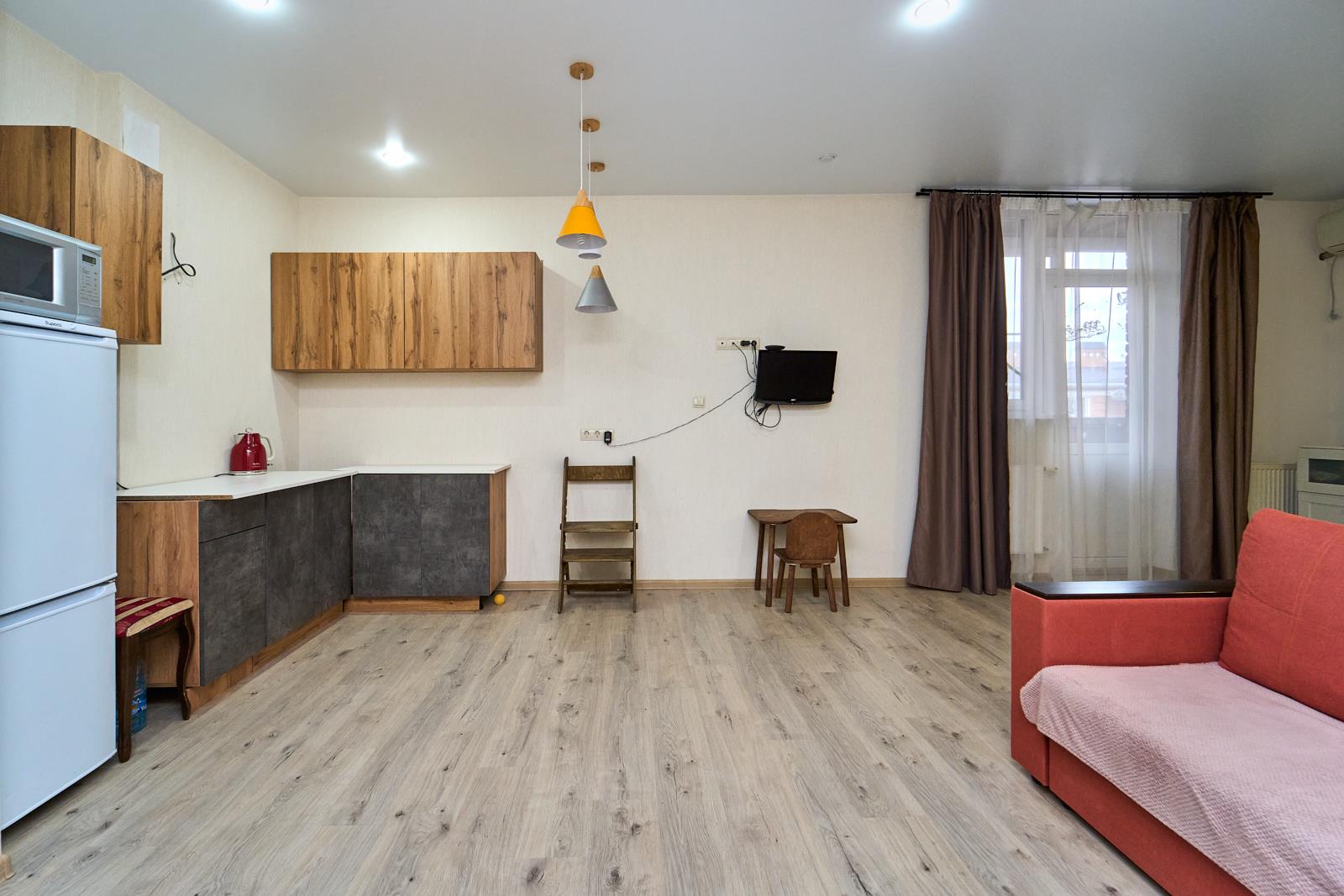 Фото №1: 1-комнатная квартира 40 м² - Краснодар, Прикубанский внутригородской округ, Калинино, имени Петра Метальникова, мкр. ЖК Арбатский, ул. Цезаря Куникова, 18лит6