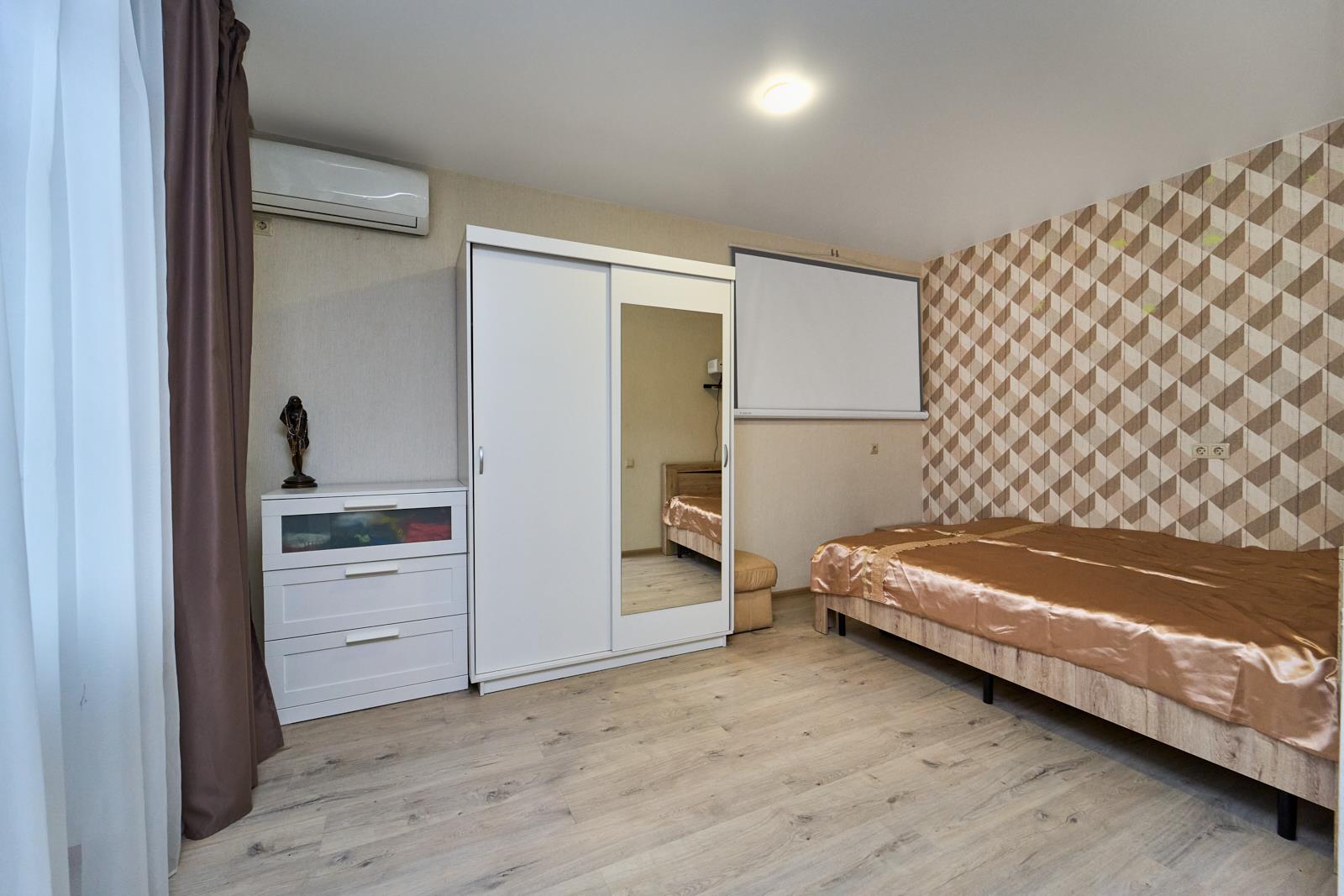 Фото №2: 1-комнатная квартира 40 м² - Краснодар, Прикубанский внутригородской округ, Калинино, имени Петра Метальникова, мкр. ЖК Арбатский, ул. Цезаря Куникова, 18лит6