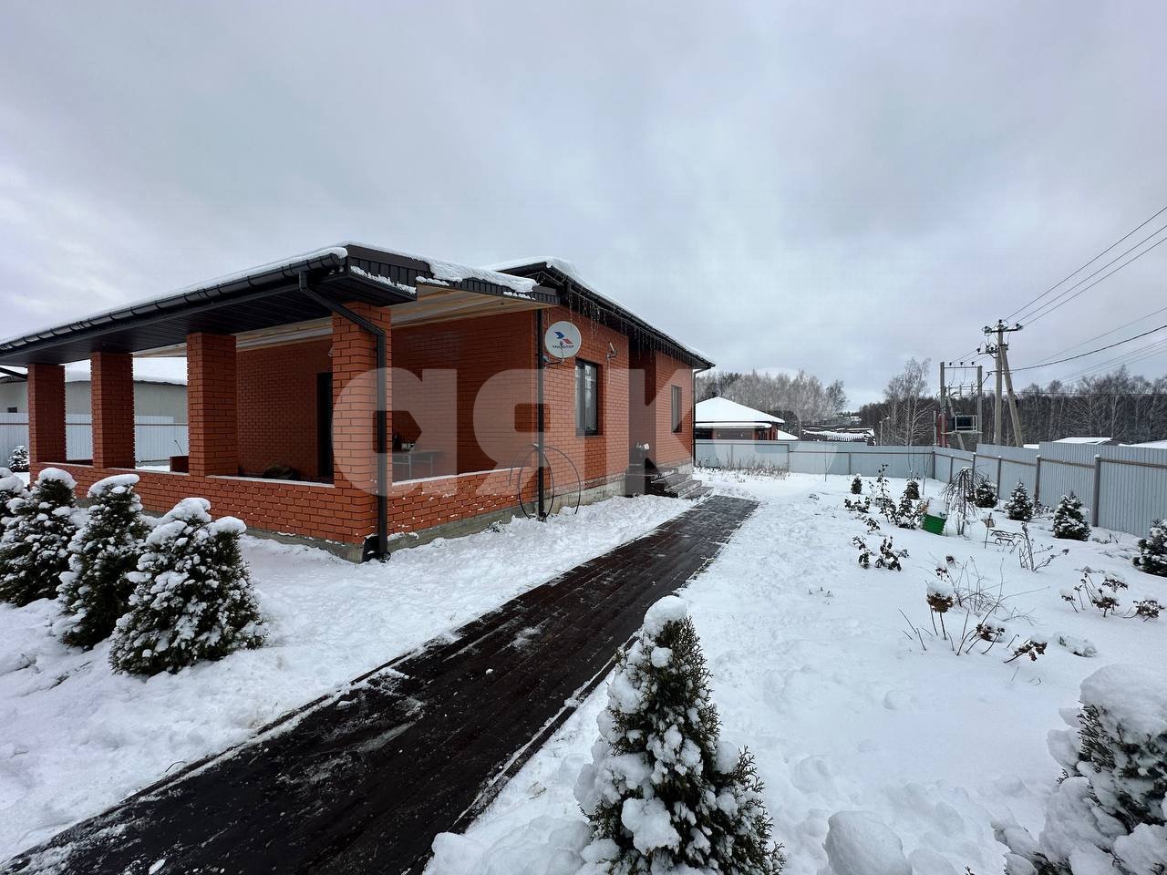 Фото №1: Дом 100 м² + 10 сот. - Новый, мкр. Привокзальный территориальный округ, ул. Красная Горка, 32