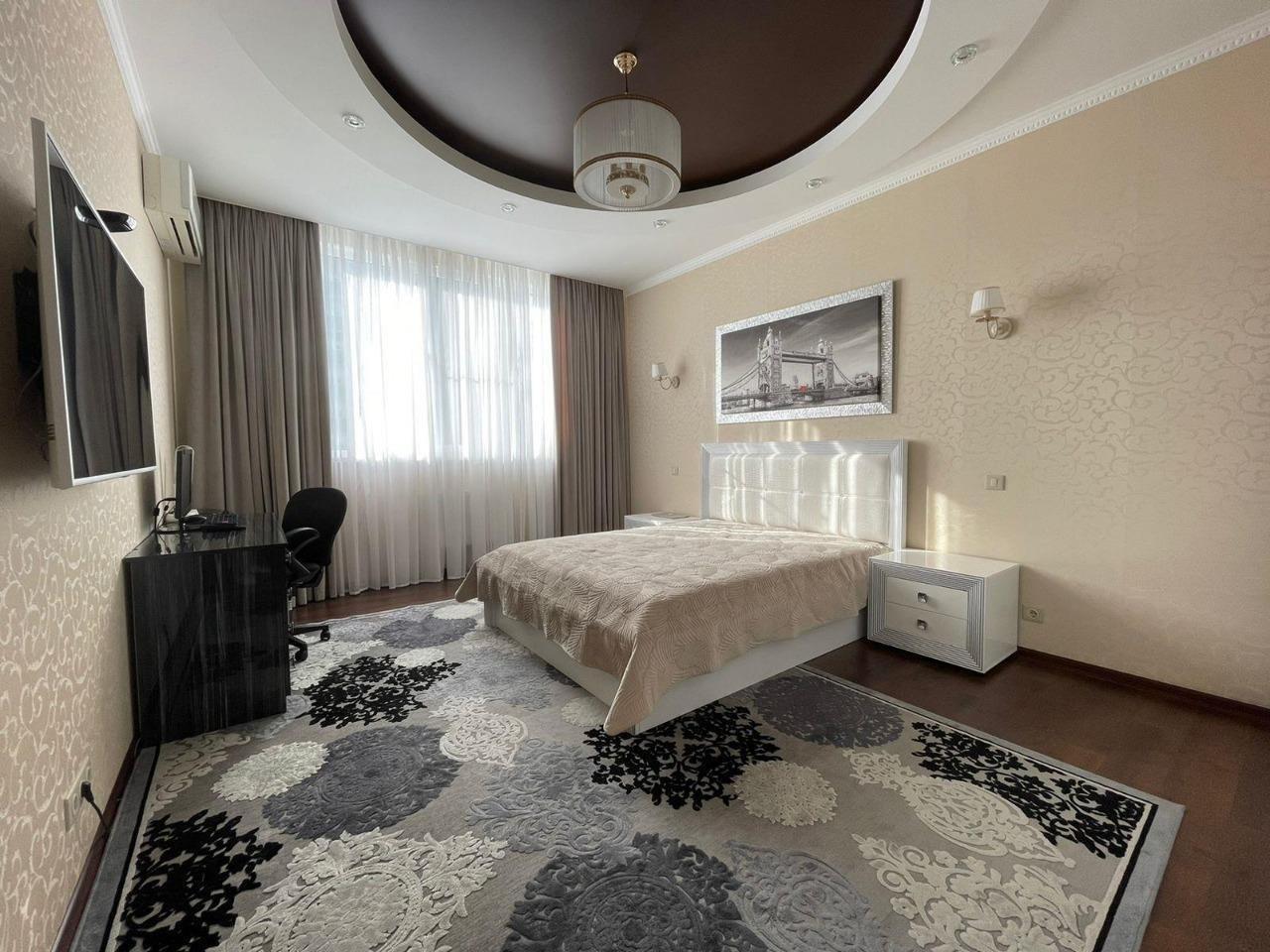 Фото №1: 3-комнатная квартира 115 м² - Краснодар, Западный внутригородской округ, Центральный внутригородской округ, мкр. Центральный, ул. Кубанская набережная, 37/12