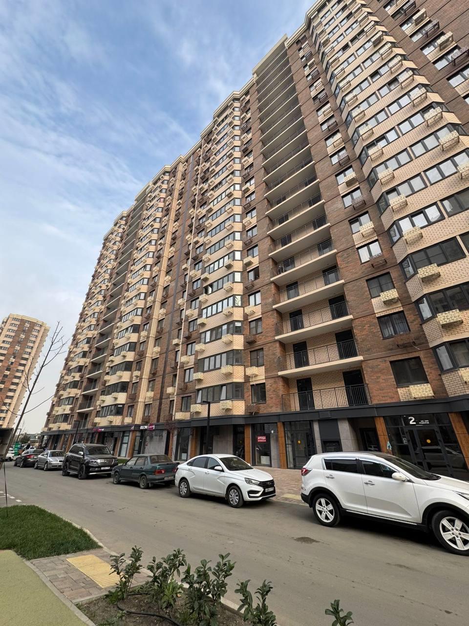 Фото №1: 1-комнатная квартира 45 м² - Краснодар, ЖК Лучший, Прикубанский внутригородской округ, Завод Радиоизмерительных Приборов, имени Петра Метальникова, мкр. жилой комплекс Лучший, ул. Ростовское шоссе, 30/6