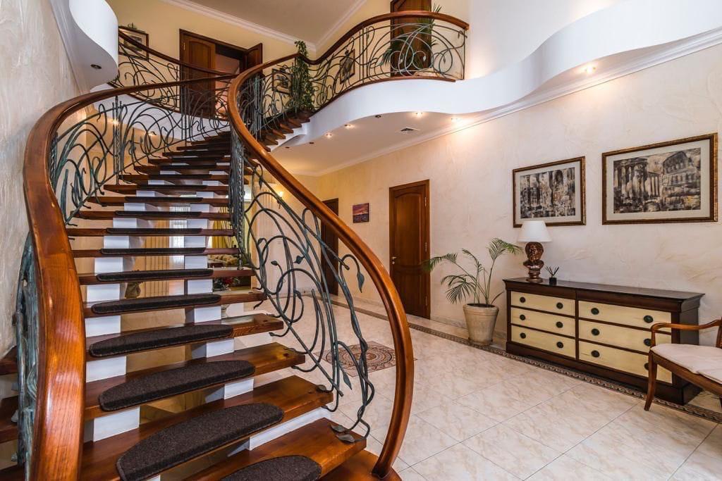 Фото №1: Дом 547 м² + 9.5 сот. - Краснодар, Прикубанский внутригородской округ, мкр. Фестивальный, ул. Геленджикская, 3