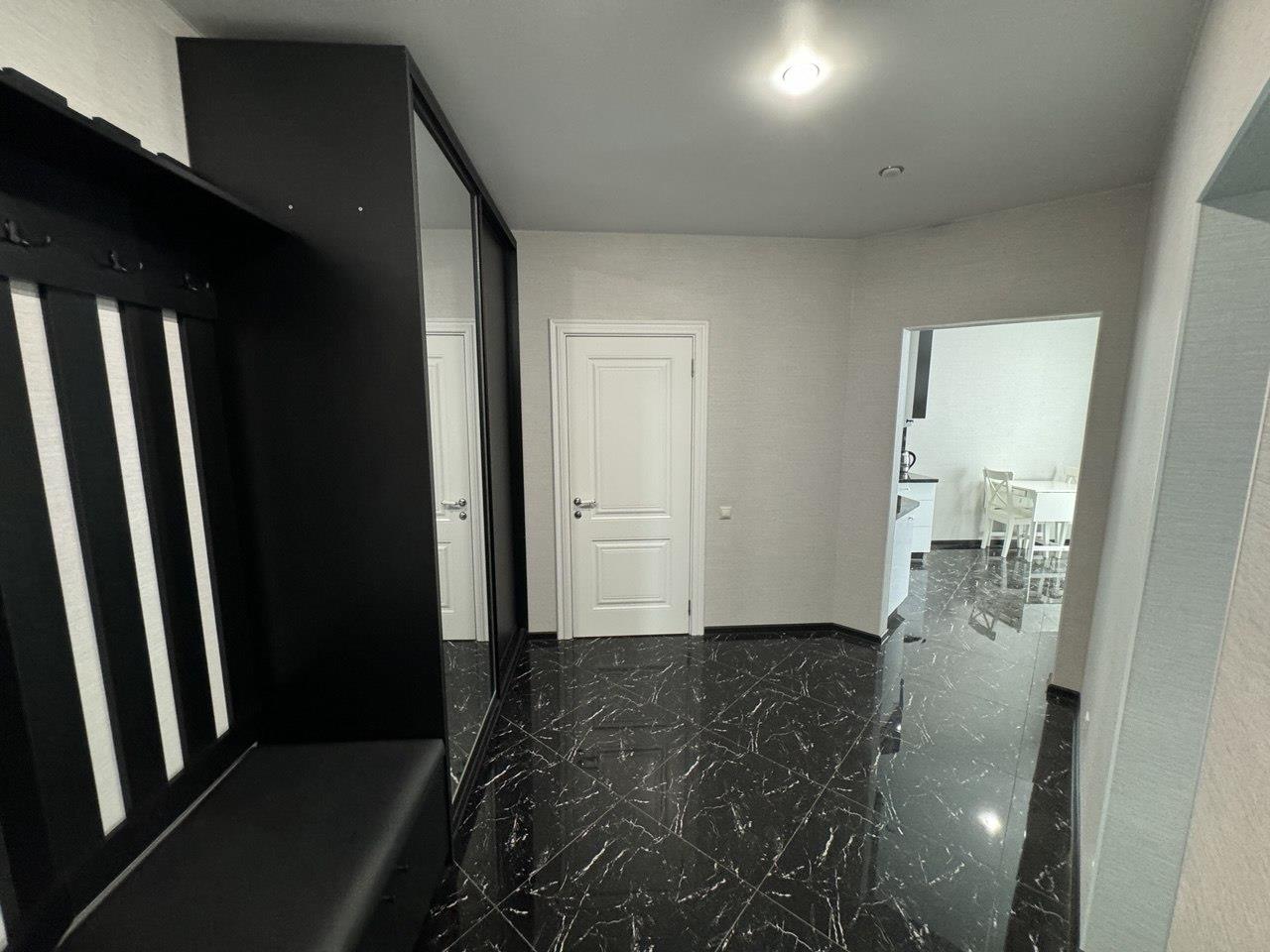 Фото №2: 1-комнатная квартира 51 м² - Краснодар, Центральный внутригородской округ, Черёмушки, мкр. жилой комплекс Статус, ул. Стасова, 10