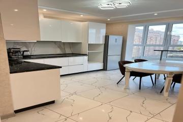 Фото №4: 2-комнатная квартира 76 м² - Краснодар, мкр. Гидростроителей, ул. Автолюбителей, 1Г