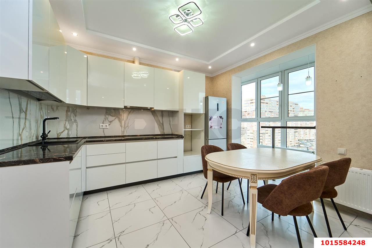 Фото №1: 2-комнатная квартира 76 м² - Краснодар, жилой комплекс Стрижи, Карасунский внутригородской округ, мкр. Гидростроителей, ул. Автолюбителей, 1Г