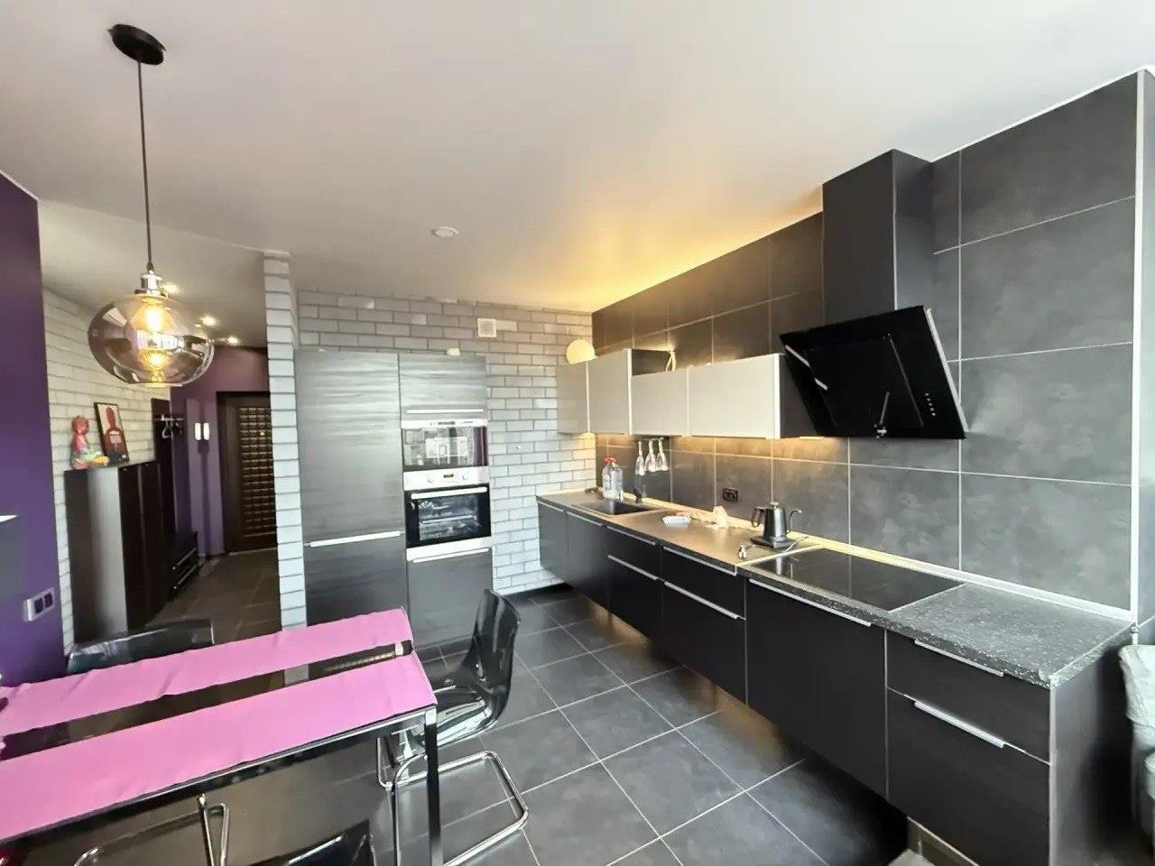 Фото №2: 1-комнатная квартира 52 м² - Краснодар, Прикубанский внутригородской округ, Фестивальный, мкр. Солнечный, ул. Архитектора Ишунина, 1