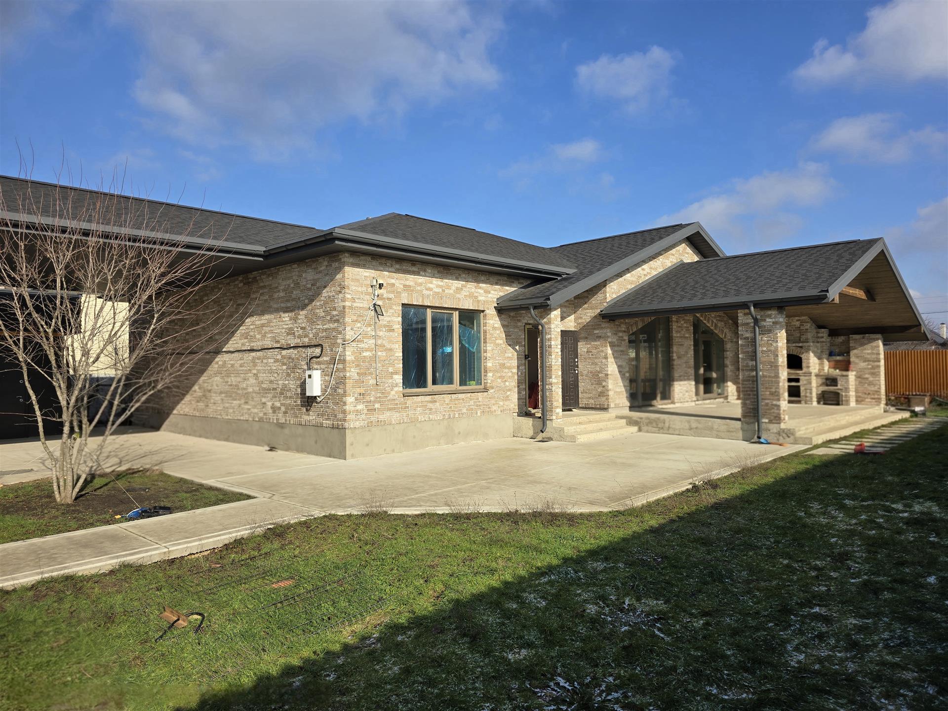 Фото №1: Дом 145 м² + 6 сот. - СНТ Пригород, мкр. Прикубанский внутригородской округ, ул. Атамана Котляревского, 217