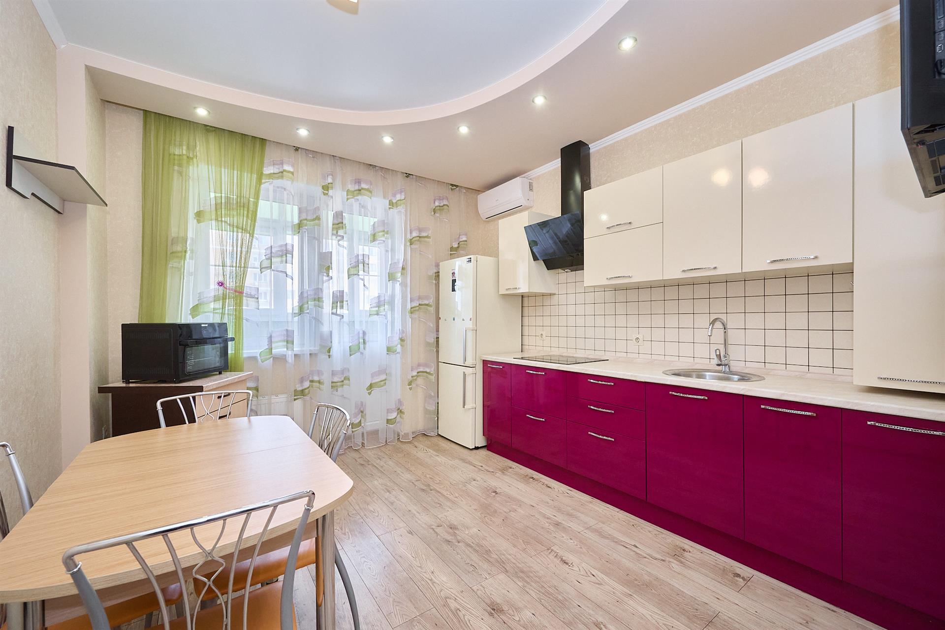 Фото №1: 1-комнатная квартира 48 м² - Краснодар, Прикубанский внутригородской округ, Фестивальный, ЖК Екатеринодар, мкр. Солнечный, ул. Памяти Чернобыльцев, 1