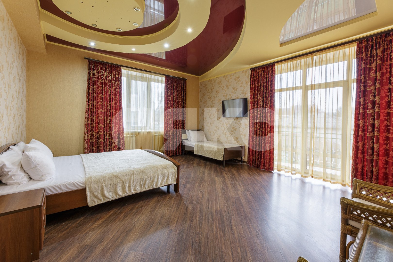 Фото №2: Дом 401 м² + 3.5 сот. - Анапа, ул. Астраханская, 44