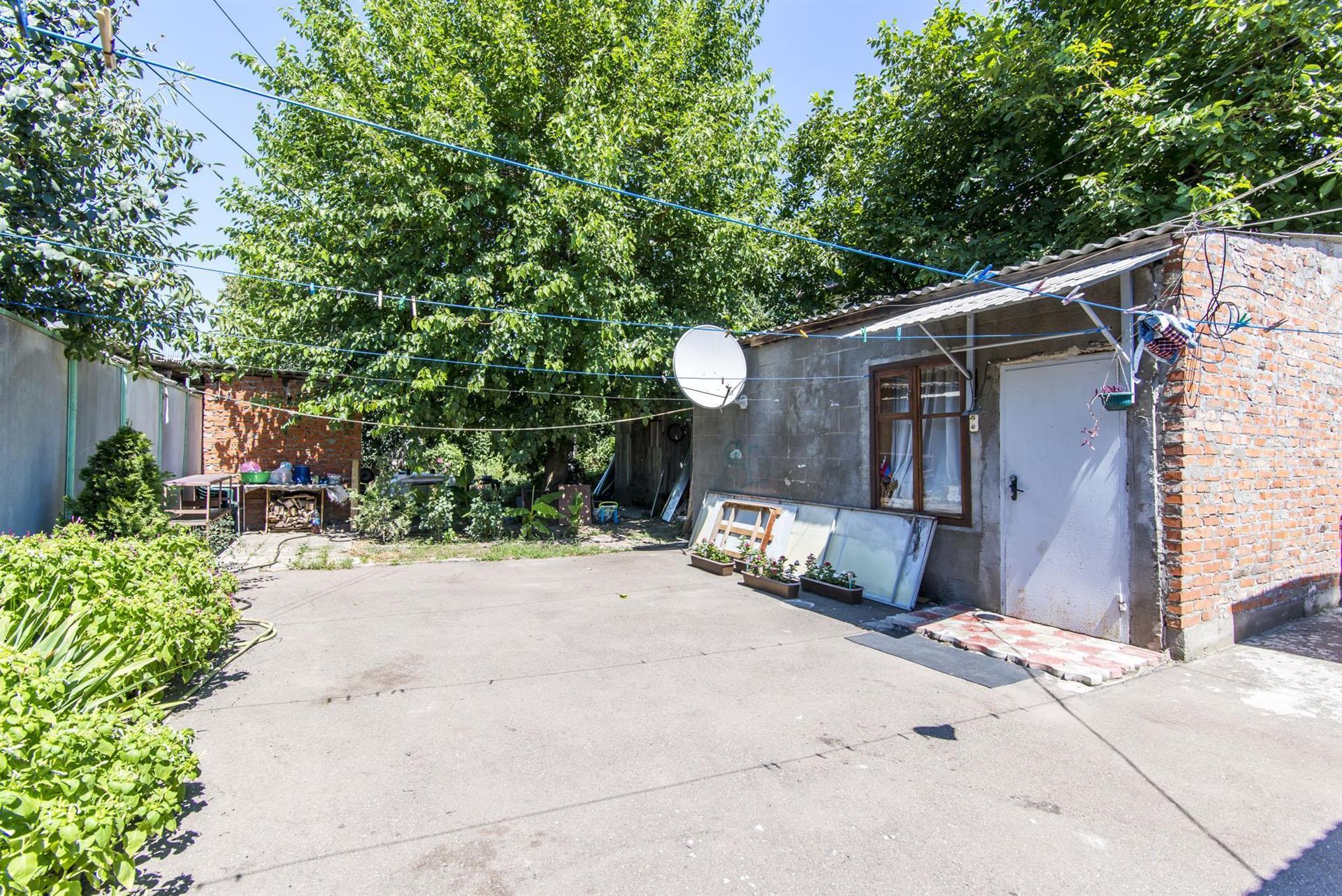 Фото №14: Дом 47 м² + 3.83 сот. - Краснодар, Центральный внутригородской округ, мкр. Центральный, ул. имени Максима Горького, 151