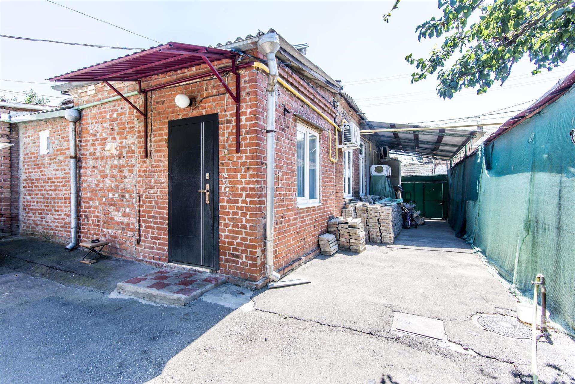 Фото №11: Дом 47 м² + 3.83 сот. - Краснодар, Центральный внутригородской округ, мкр. Центральный, ул. имени Максима Горького, 151