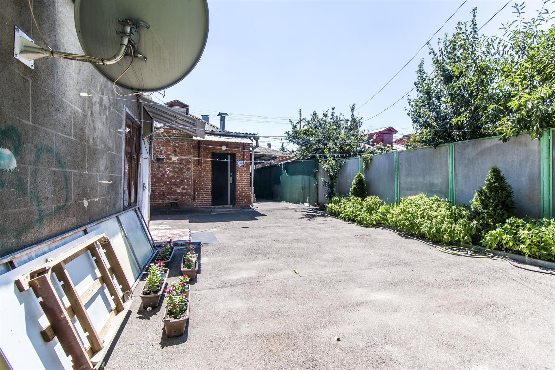 Фото №13: Дом 47 м² + 3.83 сот. - Краснодар, Центральный внутригородской округ, мкр. Центральный, ул. имени Максима Горького, 151