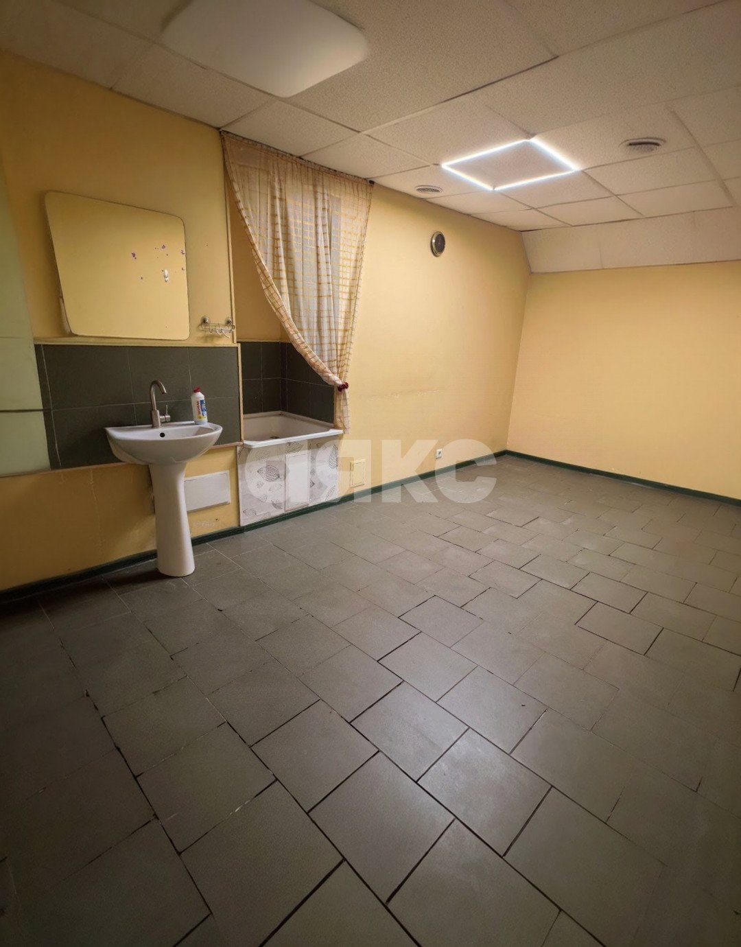 Фото №6: Коммерция 113 м² - Мариуполь, р. Жовтневый, ул. Апатова, 123