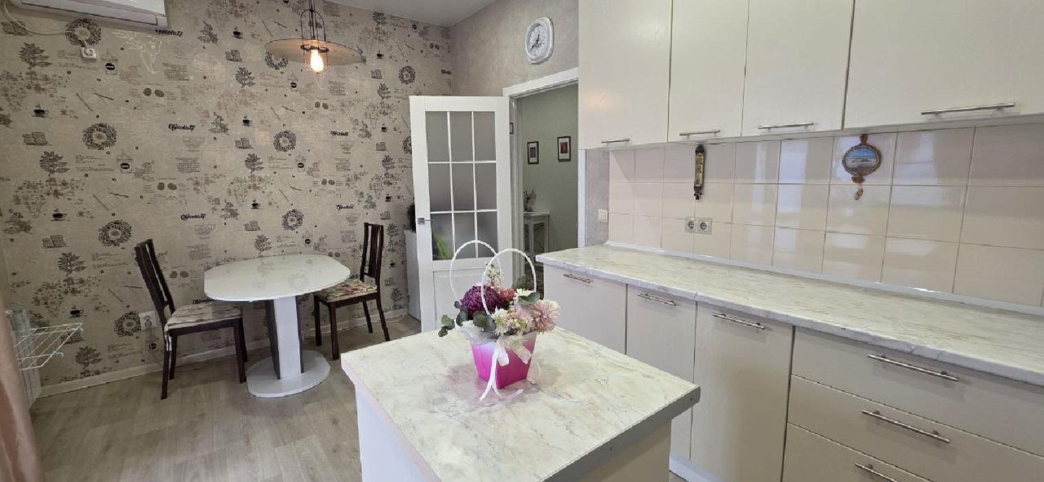 Фото №3: Дом 74 м² + 3 сот. - Южный, п. коттеджный  Знание, ул. Черноморская, 9