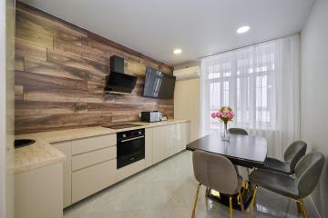 Фото №1: 2-комнатная квартира 68 м² - Краснодар, мкр. Губернский, ул. имени Героя Георгия Бочарникова, 12/1