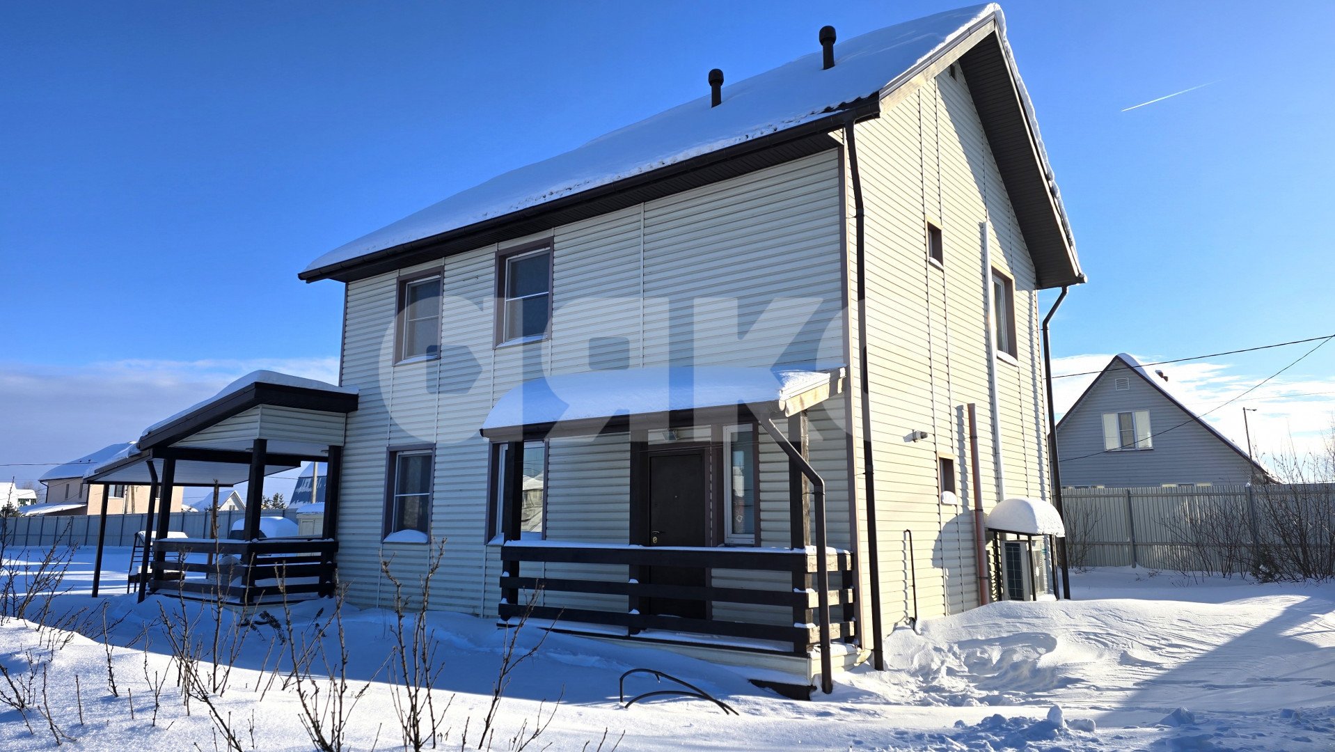 Фото №2: Дом 140 м² + 30 сот. - КП Золотая подкова, ул. Сиреневая