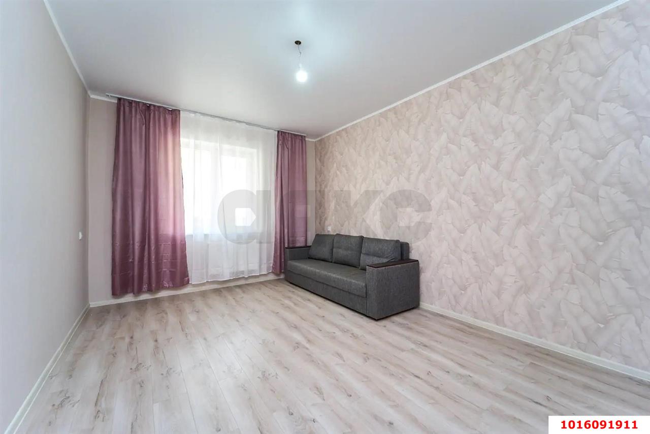 Фото №11: 1-комнатная квартира <span class="whitespace-nowrap">45 м²</span>, <span class="whitespace-nowrap">2/10 эт.</span> - Краснодар, Прикубанский внутригородской округ, мкр. Краевая Клиническая Больница, ул. Восточно-Кругликовская, 74