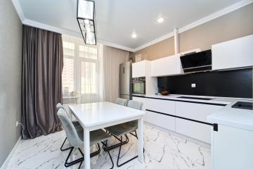 Фото №1: 1-комнатная квартира 41 м² - Краснодар, мкр. Губернский, ул. имени Героя Николая Шевелёва, 2