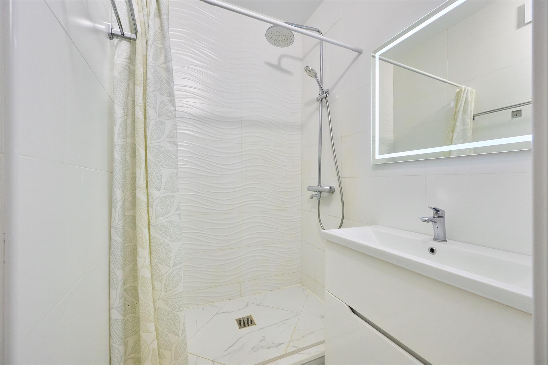 Фото №14: 2-комнатная квартира 73 м² - Краснодар, ЖК Валентина, жилой комплекс Валентина, Прикубанский внутригородской округ, мкр. 9-й километр, ул. имени Дзержинского, 64/2