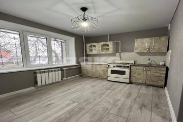 Фото №1: 2-комнатная квартира 47 м² - Мариуполь, мкр. Азовский, ул. 130-й Таганрогской Дивизии