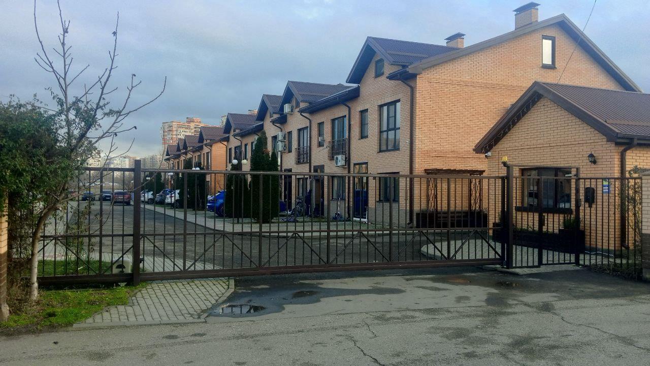 Фото №1: Дом 112 м² + 2.4 сот. - Краснодар, Карасунский внутригородской округ, мкр. Гидростроителей, ул. Парусная, 24/1к4