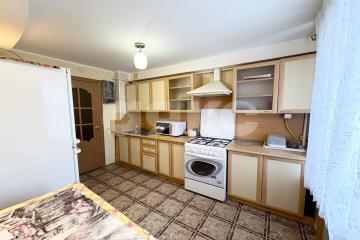 Фото №1: 3-комнатная квартира 58 м² - Нижнекамск, мкр. 20-й, ул. Бызова, 3