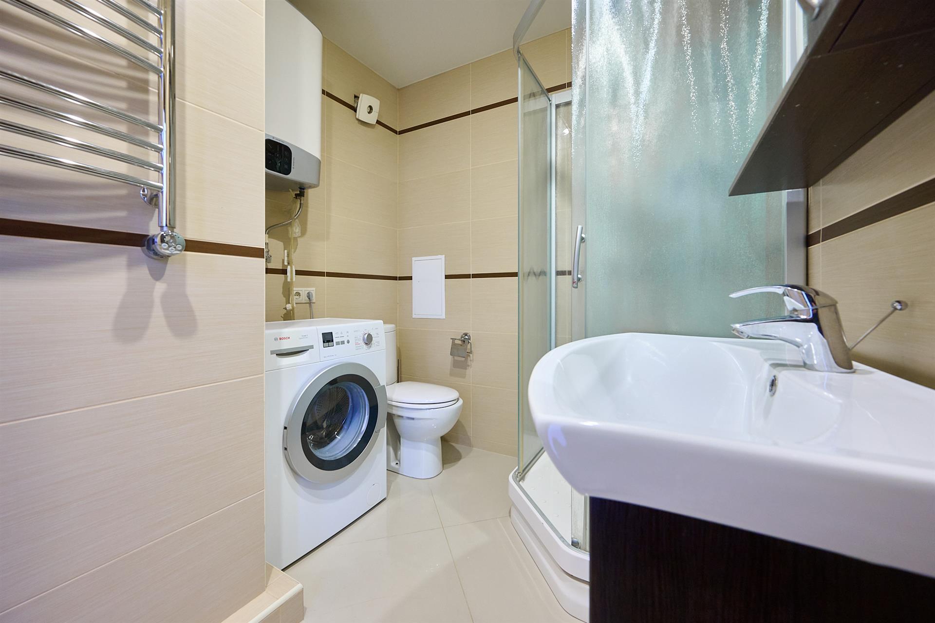 Фото №10: 1-комнатная квартира 40 м² - Краснодар, Центральный внутригородской округ, Западный внутригородской округ, мкр. Центральный, ул. Октябрьская, 74