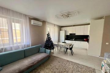 Фото №1: 2-комнатная квартира 60 м² - Краснодар, мкр. Светлоград, ул. Красных Партизан, 1/4к8