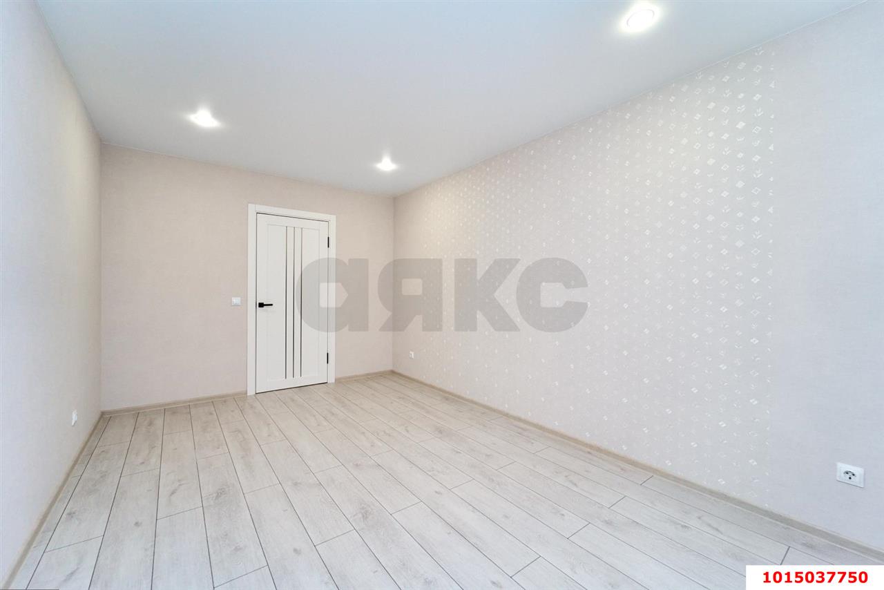 Фото №3: 2-комнатная квартира 63 м² - Краснодар, Прикубанский внутригородской округ, мкр. Военный городок № 109, ул. Кореновская, 67