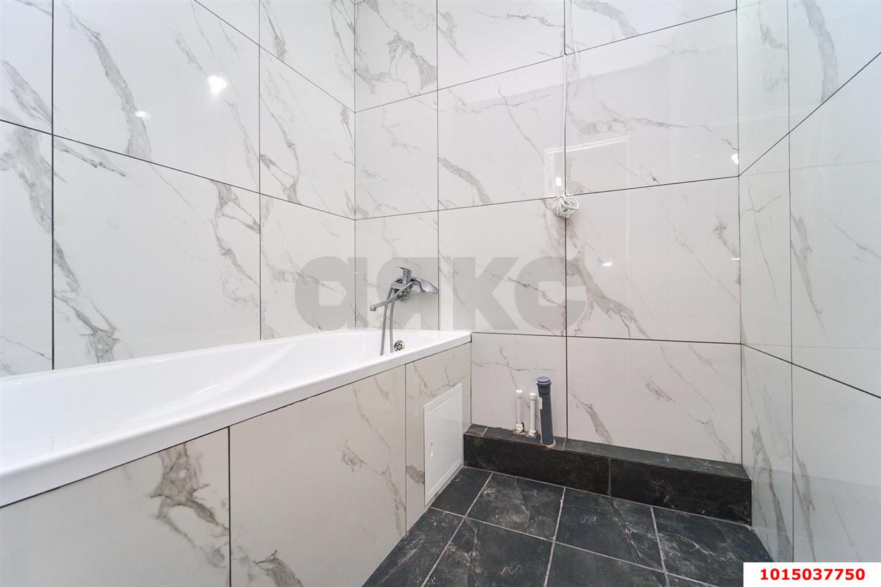 Фото №11: 2-комнатная квартира 63 м² - Краснодар, Прикубанский внутригородской округ, мкр. Военный городок № 109, ул. Кореновская, 67