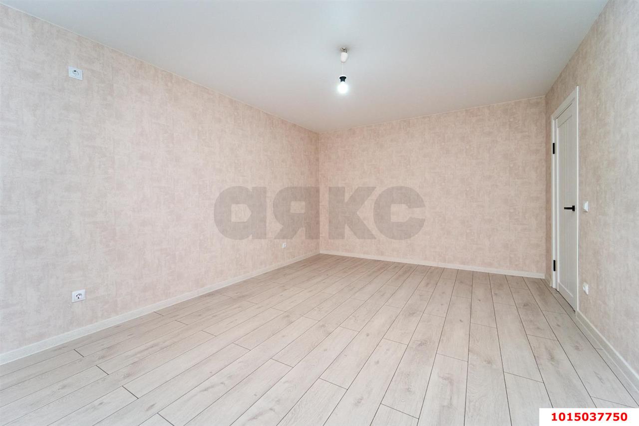 Фото №2: 2-комнатная квартира 63 м² - Краснодар, Прикубанский внутригородской округ, мкр. Военный городок № 109, ул. Кореновская, 67