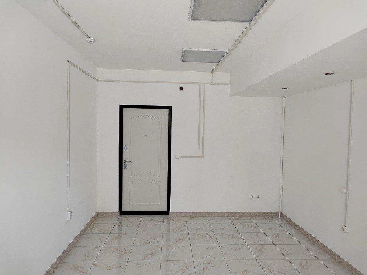 Фото №2: Коммерция 17 м² - Краснодар, Восточный, Прикубанский внутригородской округ, мкр. жилой комплекс Квартал № 6, ул. Генерал-лейтенанта Александра Сапрунова, 17