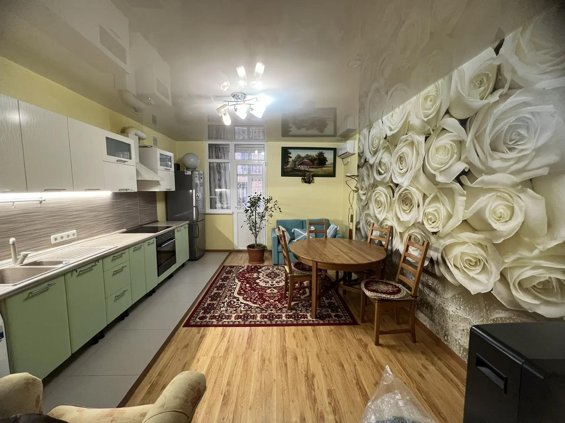 Фото №1: 2-комнатная квартира 67 м² - Краснодар, Прикубанский внутригородской округ, Краевая Клиническая Больница, мкр. жилой комплекс Олимп, ул. Домбайская, 10/2