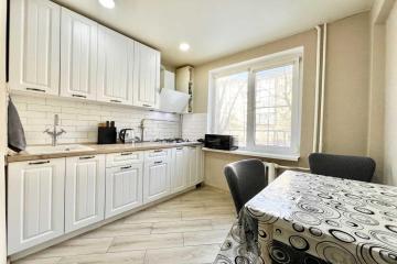 Фото №1: 2-комнатная квартира 56 м² - Краснодар, мкр. Гидростроителей, ул. Трудовой Славы, 26