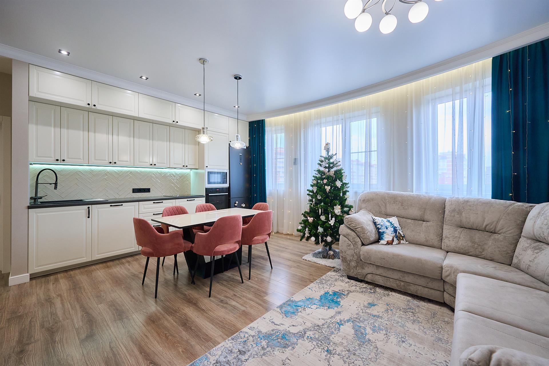 Фото №2: 3-комнатная квартира 89 м² - Краснодар, Прикубанский внутригородской округ, Завод Радиоизмерительных Приборов, мкр. имени Петра Метальникова, ул. Тополиная, 40/1