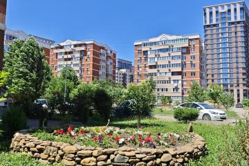 Фото №1: 1-комнатная квартира <span class="whitespace-nowrap">43 м²</span>, <span class="whitespace-nowrap">3/9 эт.</span> - Краснодар, мкр. жилой комплекс Лиговский, ул. Героя Хабибуллина, 15