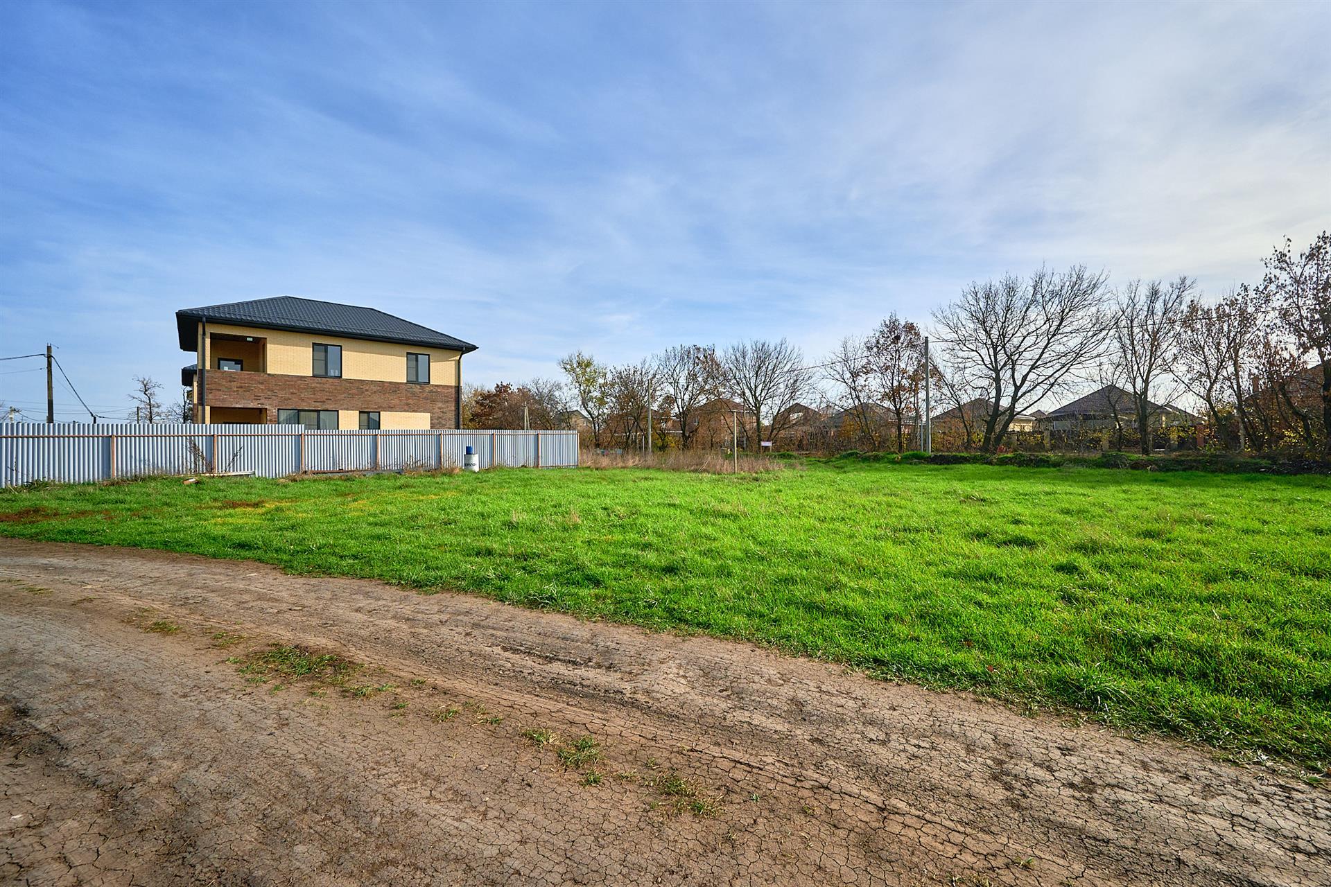 Фото №2: Земельный участок 10.56 сот. - Южный, мкр. Олимпийский, пр-кт Олимпийский, 70