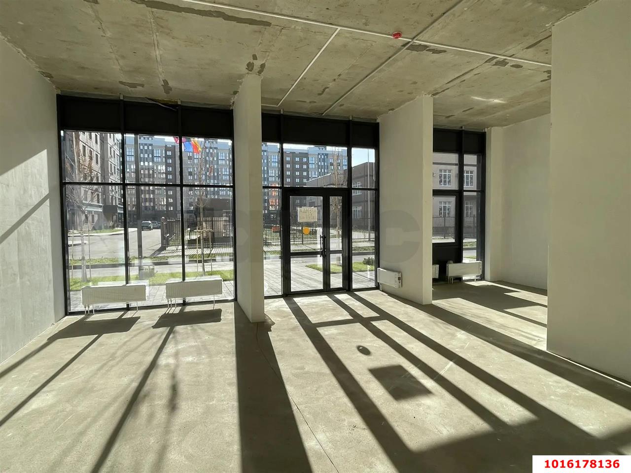 Фото №6: Коммерция 63 м² - Краснодар, Прикубанский внутригородской округ, мкр. жилой комплекс Друзья, ул. имени Генерала Брусилова, 28к2