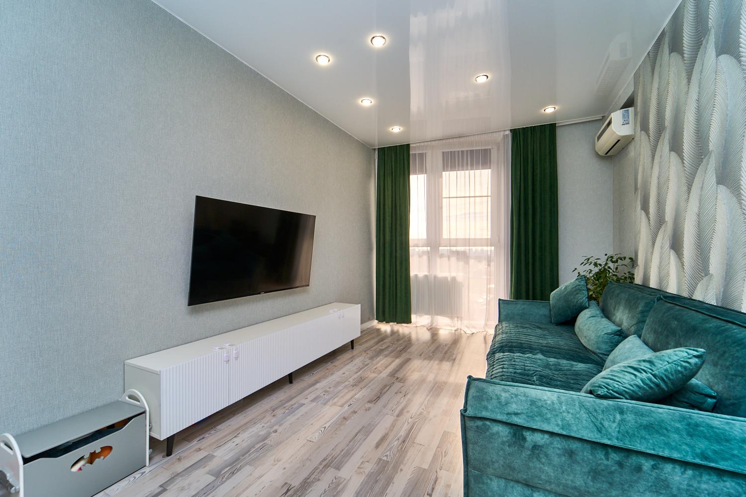 Фото №1: 2-комнатная квартира 55 м² - Краснодар, Прикубанский внутригородской округ, жилой комплекс Приоритет, жилой комплекс Мозаика, ж/м имени Демьяна Бедного, ул. Степная, 1/1