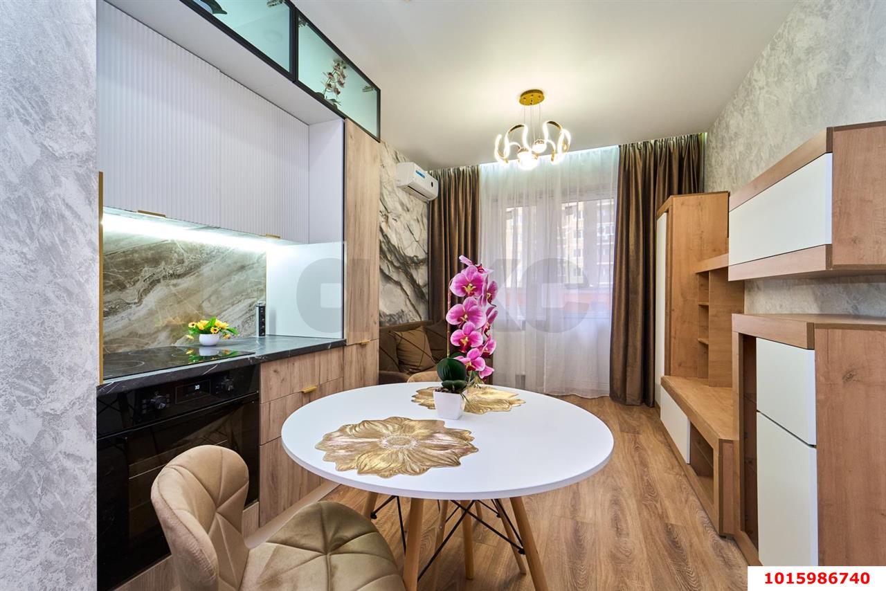 Фото №1: 1-комнатная квартира 35 м² - Краснодар, Прикубанский внутригородской округ, ЖК Лучший, мкр. имени Петра Метальникова, ул. Петра Метальникова, 38