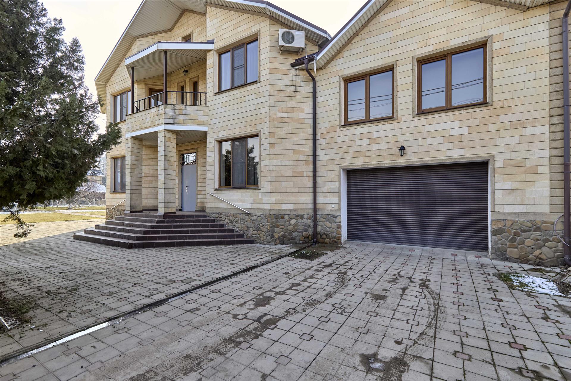 Фото №2: Дом 551 м² + 16 сот. - Краснодар, Прикубанский внутригородской округ, мкр. Музыкальный, ул. Агрохимическая