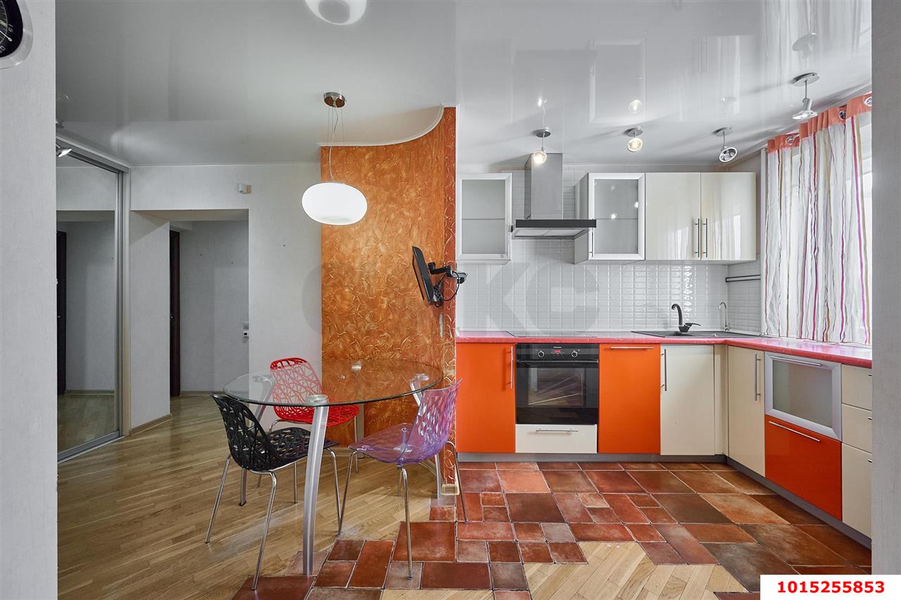 Фото №4: 3-комнатная квартира 82 м² - Краснодар, Западный внутригородской округ, мкр. Юбилейный, б-р Платановый, 2