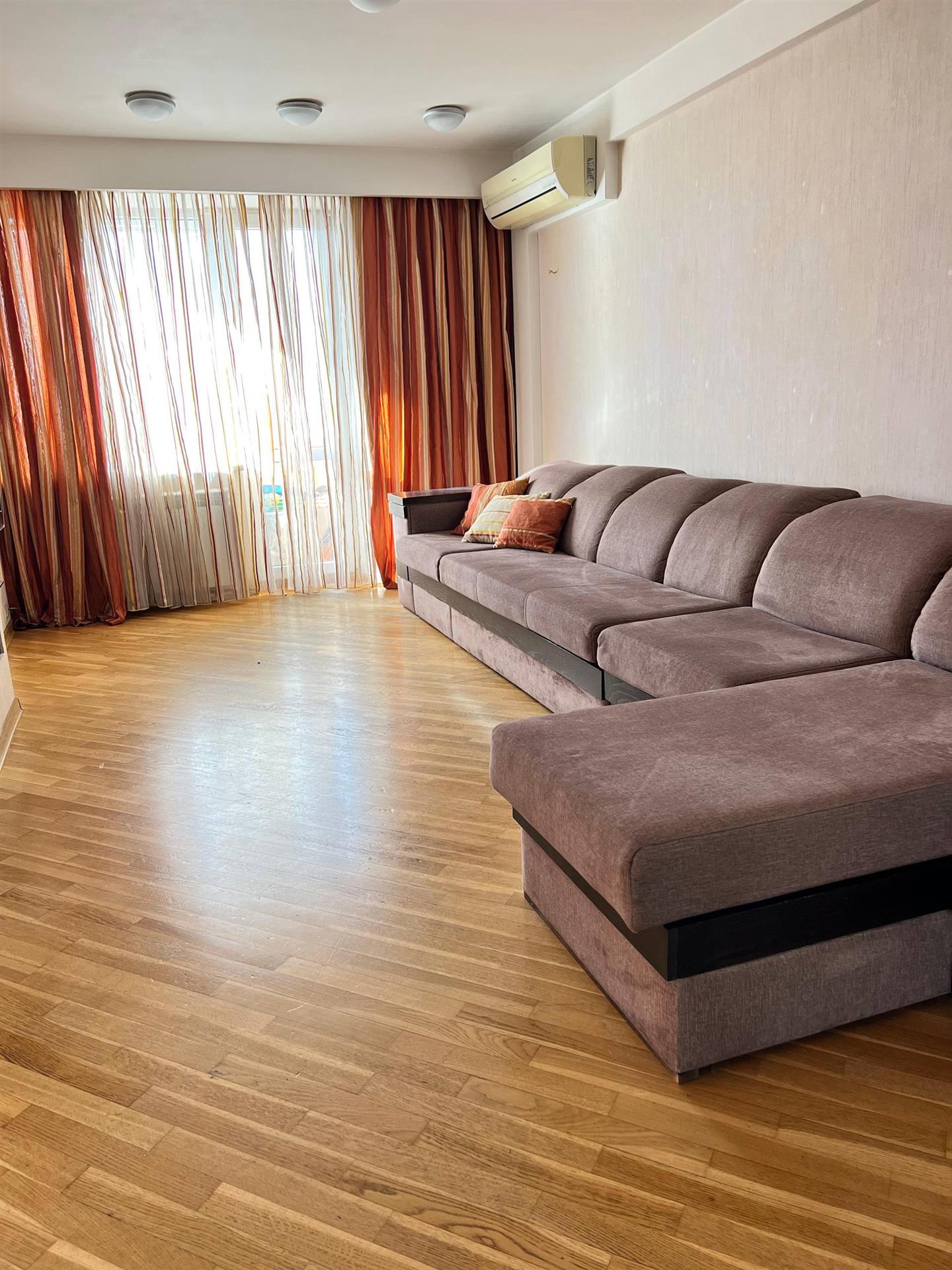 Фото №1: 3-комнатная квартира 82 м² - Краснодар, Западный внутригородской округ, мкр. Юбилейный, б-р Платановый, 2