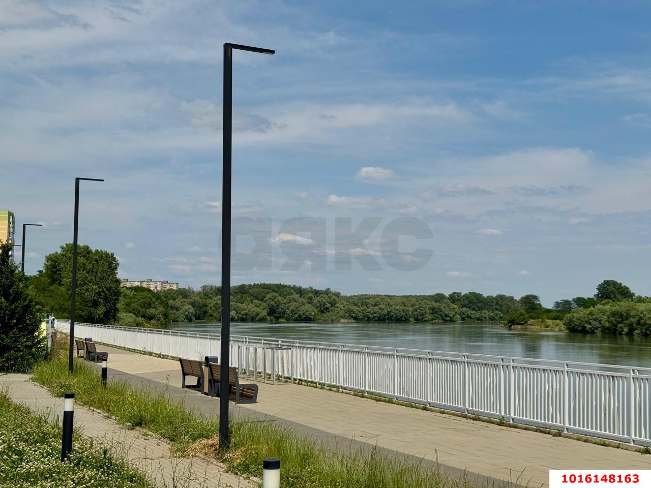 Фото №10: Торговое помещение <span class="whitespace-nowrap">69 м²</span>, <span class="whitespace-nowrap">1/23 эт.</span> - Краснодар, Карасунский внутригородской округ, мкр. Почтовый, ул. имени Валерия Гассия, 4/7к4