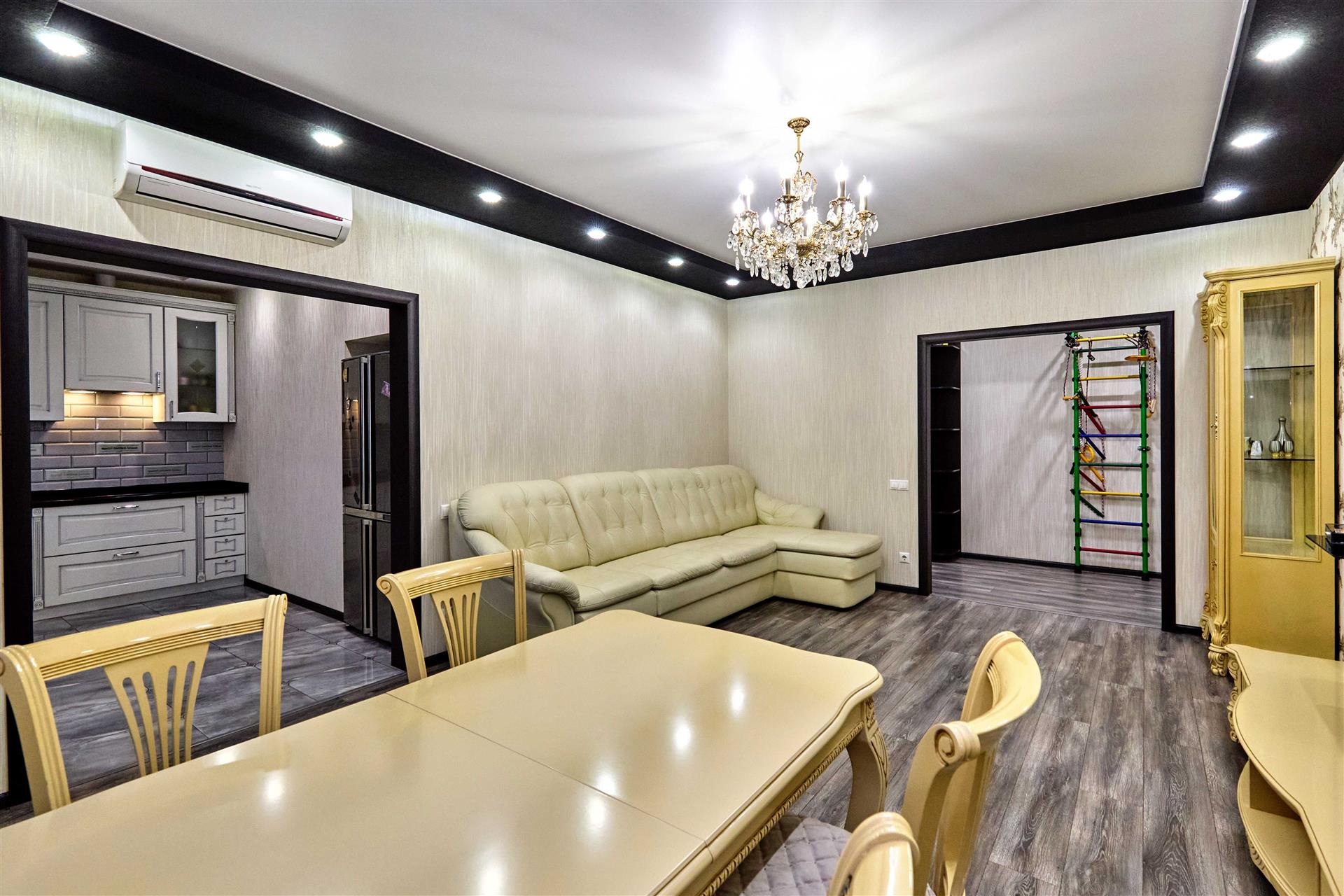 Фото №8: 3-комнатная квартира 91 м² - Краснодар, Краевая Клиническая Больница, мкр. Прикубанский внутригородской округ, ул. Домбайская, 12