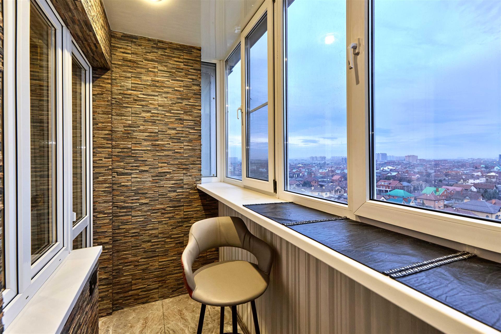 Фото №12: 3-комнатная квартира 91 м² - Краснодар, Краевая Клиническая Больница, мкр. Прикубанский внутригородской округ, ул. Домбайская, 12